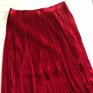Red Pleated Skirt - Size L